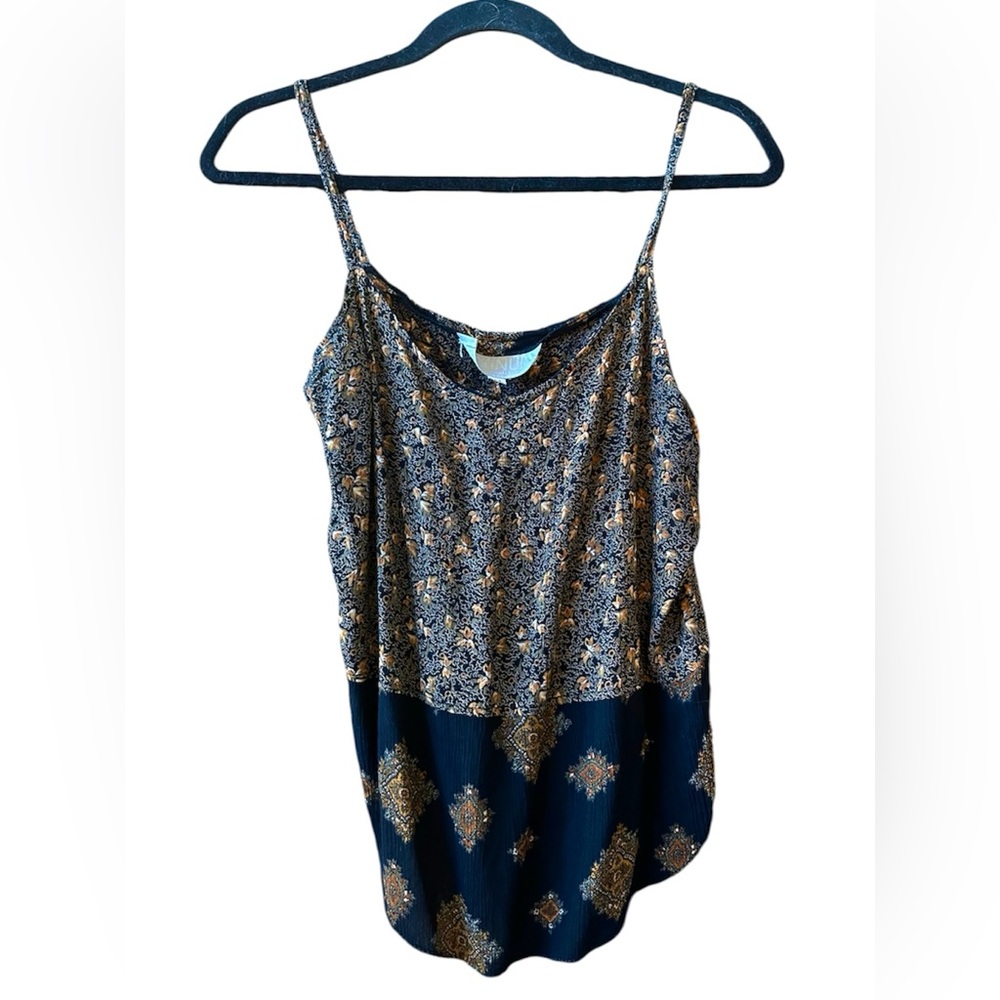 Platinum by Dorothy Schoelen handkerchief style tank top size M